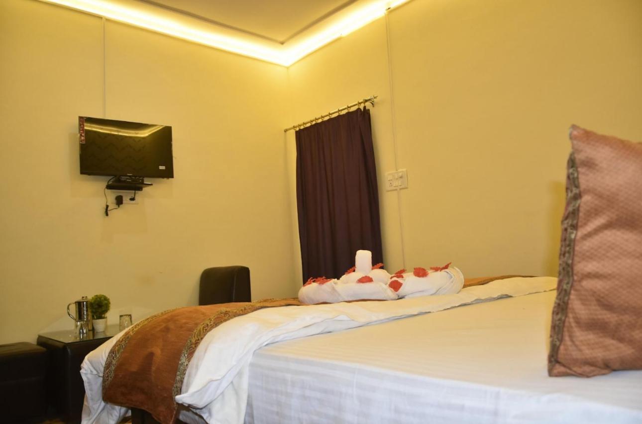 De Costa Palace - Pick And Drop Available Varanasi Esterno foto